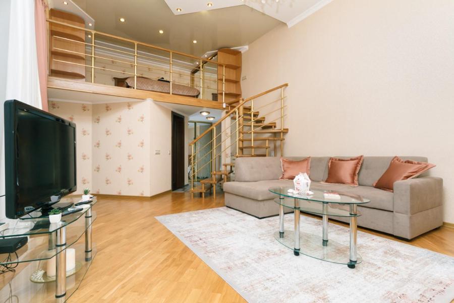 Stylish Two-Level Flat 2 Min From Khreschatyk 基輔 外观 照片