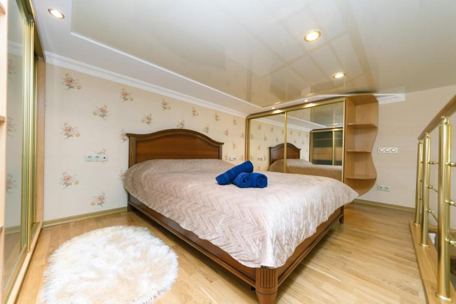 Stylish Two-Level Flat 2 Min From Khreschatyk 基輔 外观 照片