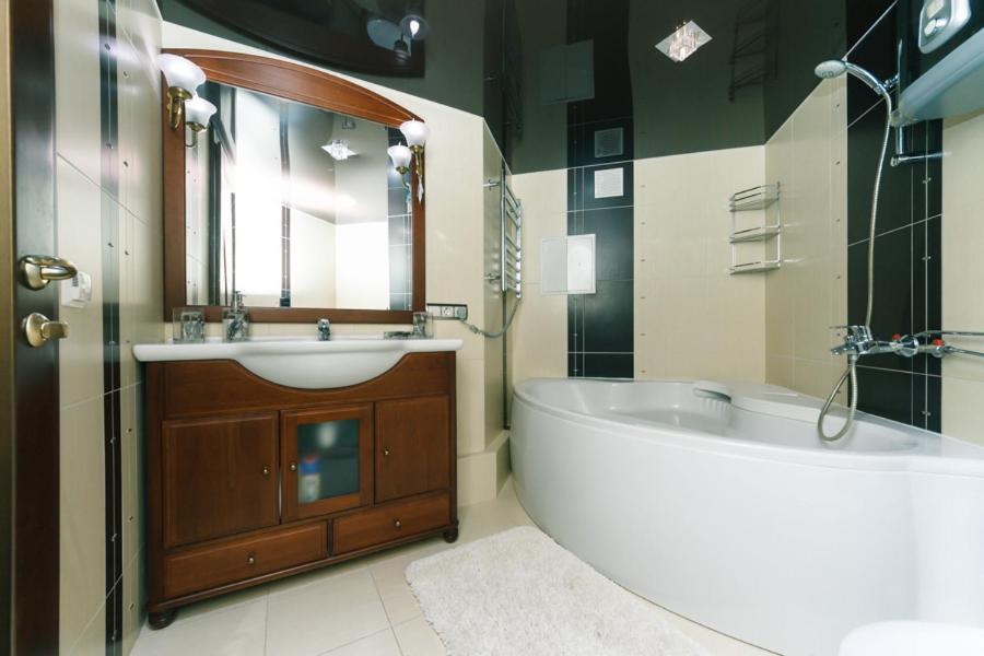 Stylish Two-Level Flat 2 Min From Khreschatyk 基輔 外观 照片