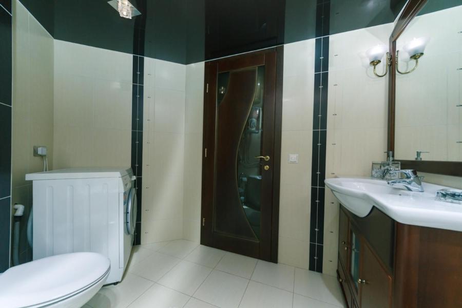 Stylish Two-Level Flat 2 Min From Khreschatyk 基輔 外观 照片