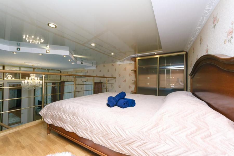 Stylish Two-Level Flat 2 Min From Khreschatyk 基輔 外观 照片